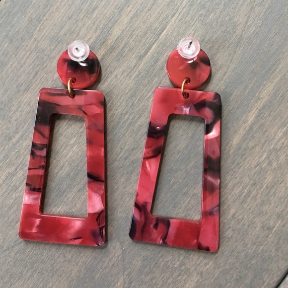 Burgundy Geometric Drop Acrylic Earring. - Picture 3 of 3